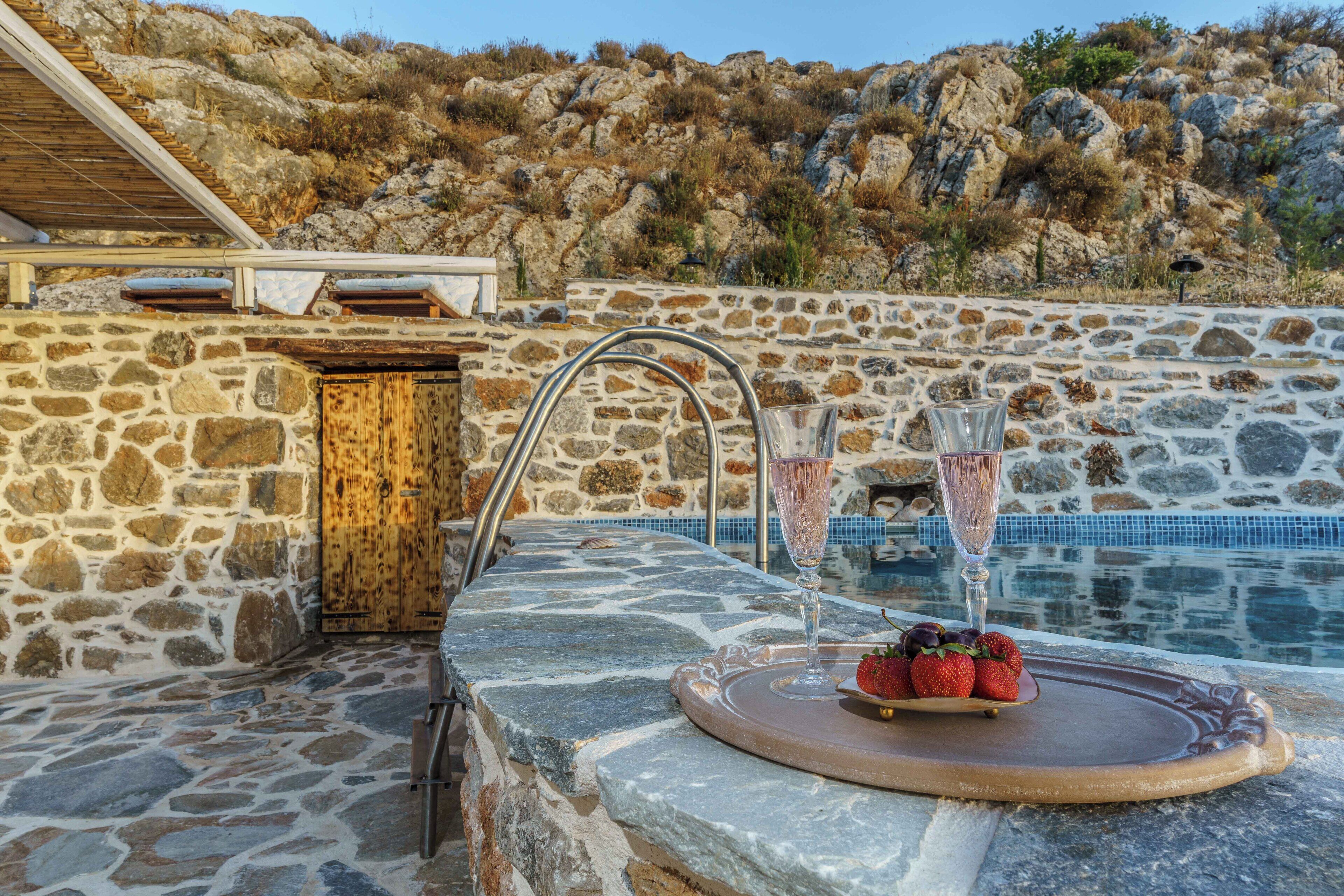 حمّام سباحة خارجي