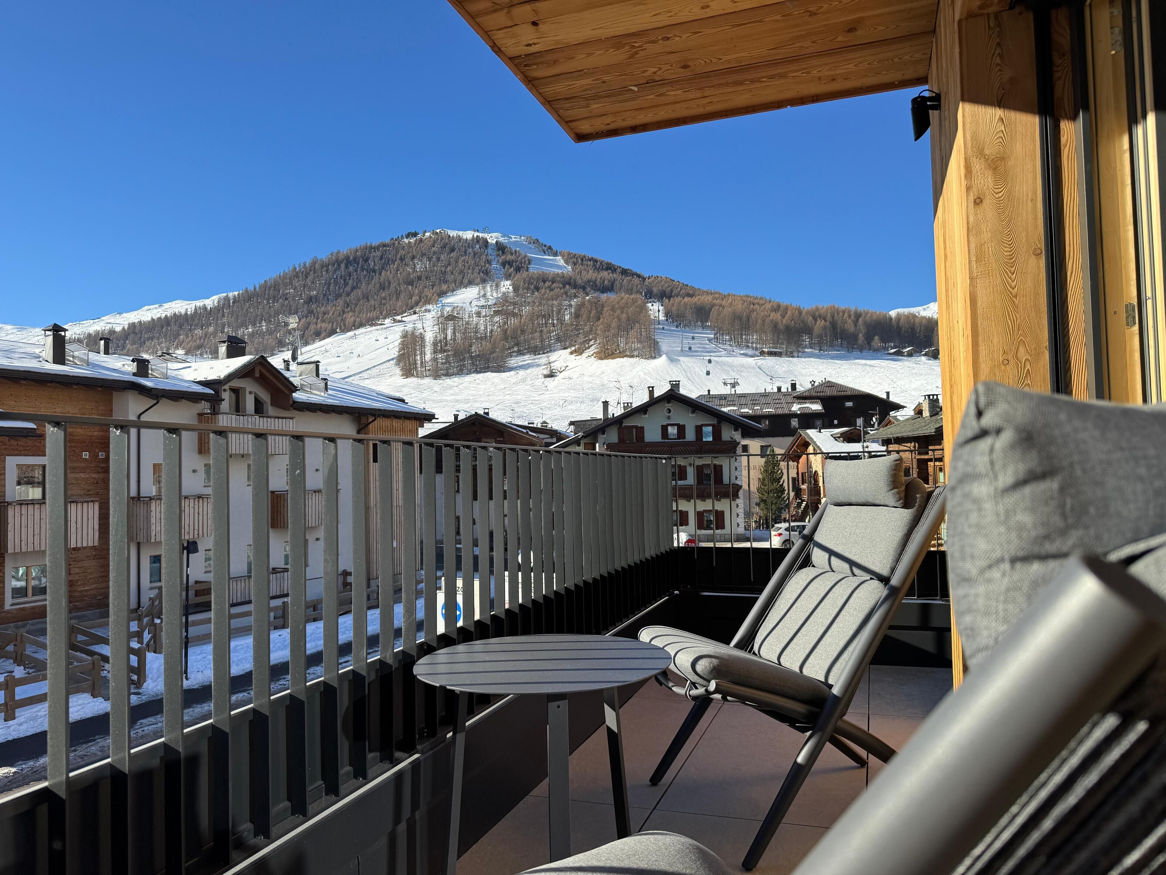 Chambre Luxe Double ou avec lits jumeaux, vue montagne | Terrasse/Patio