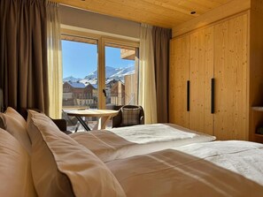 Comfort Double Room, Mountain View | Down duvets, minibar, in-room safe, laptop workspace - Hotel Damelis - Adults Only (Livigno)