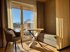 Deluxe Double or Twin Room, Mountain View | Down comforters, minibar, in-room safe, laptop workspace - Hotel Damelis (Livigno)