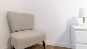 Huoneisto (1 Bedroom) | 1 makuuhuone, silitysrauta/-lauta, vauvansängyt, vuodevaatteet