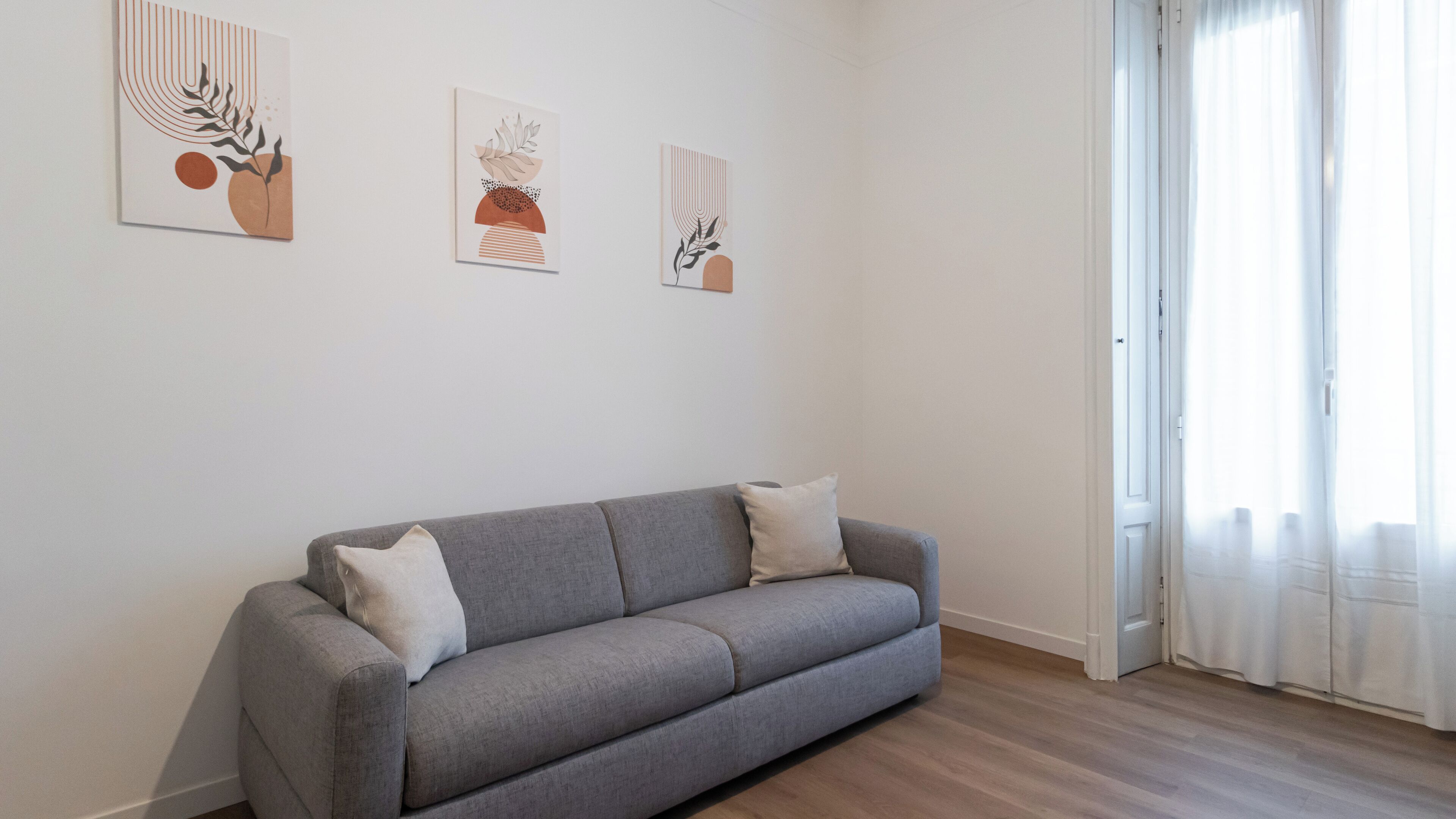 Apartment (1 Bedroom) | Living area | TV