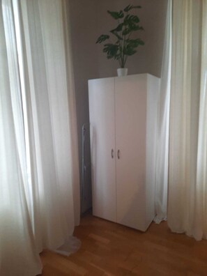 Apartemen Basic | Pemandangan dari kamar