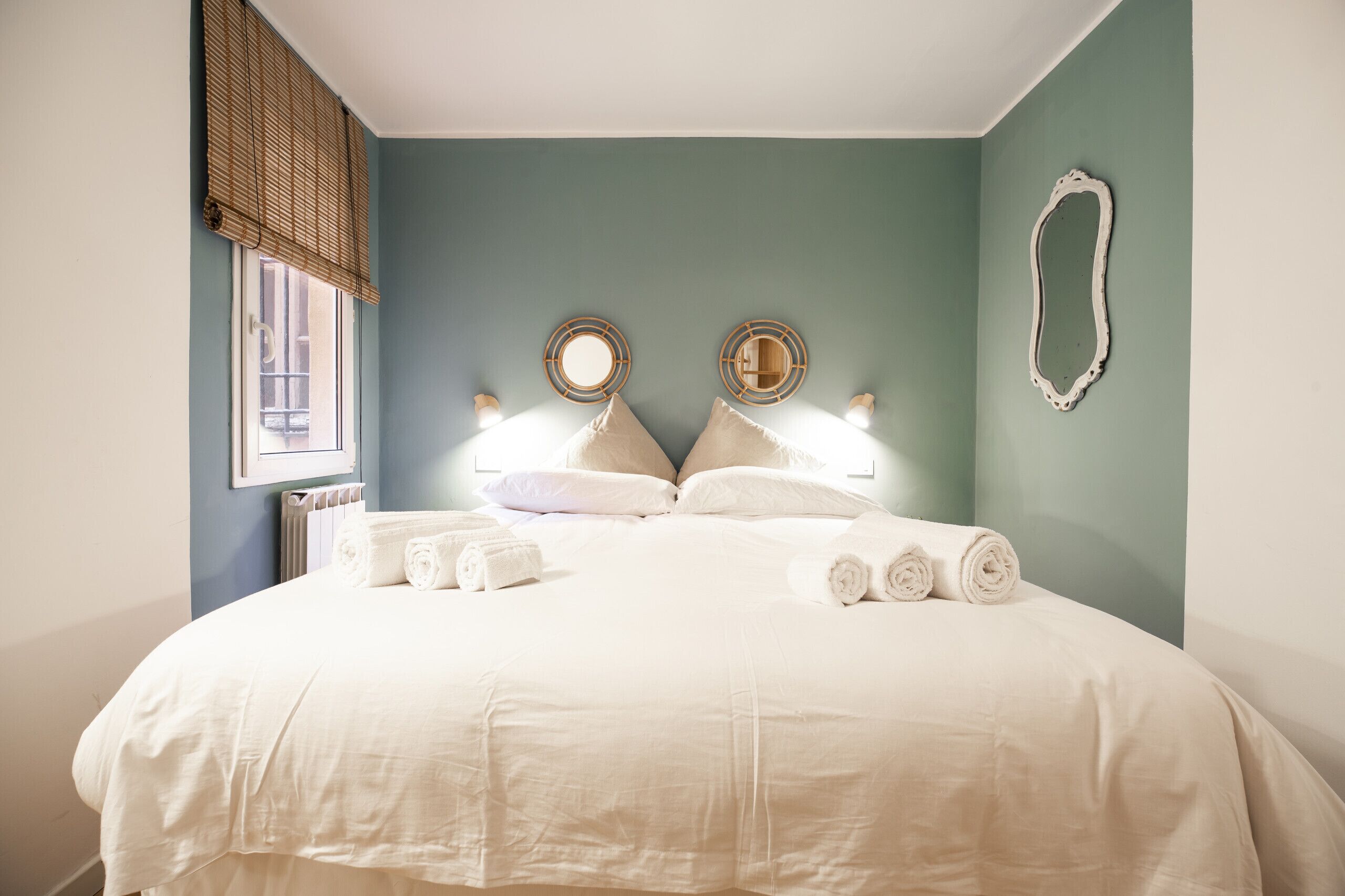 Free WiFi, bed sheets