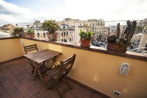 Outdoor dining - Gariglio al Carmine - Appartement intimiste sur les toits génois (Genova)