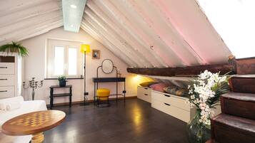 BĂŒgeleisen/BĂŒgelbrett, kostenloses WLAN, BettwĂ€sche