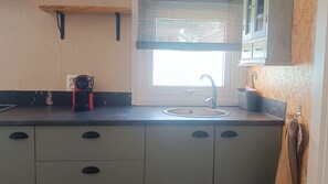 Private kitchen - La Casita - Apartamentos Dos Carneros (Pinos de Alhaurín)