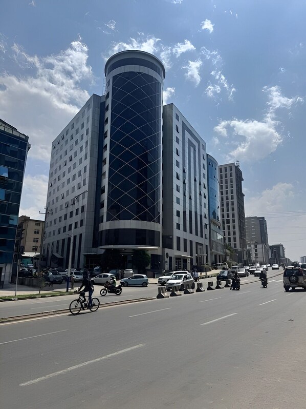 المنشأة من الخارج