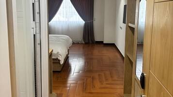 Free WiFi, bed sheets