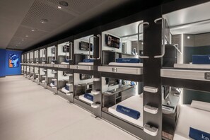 書桌、筆電工作空間、隔音、免費無線上網