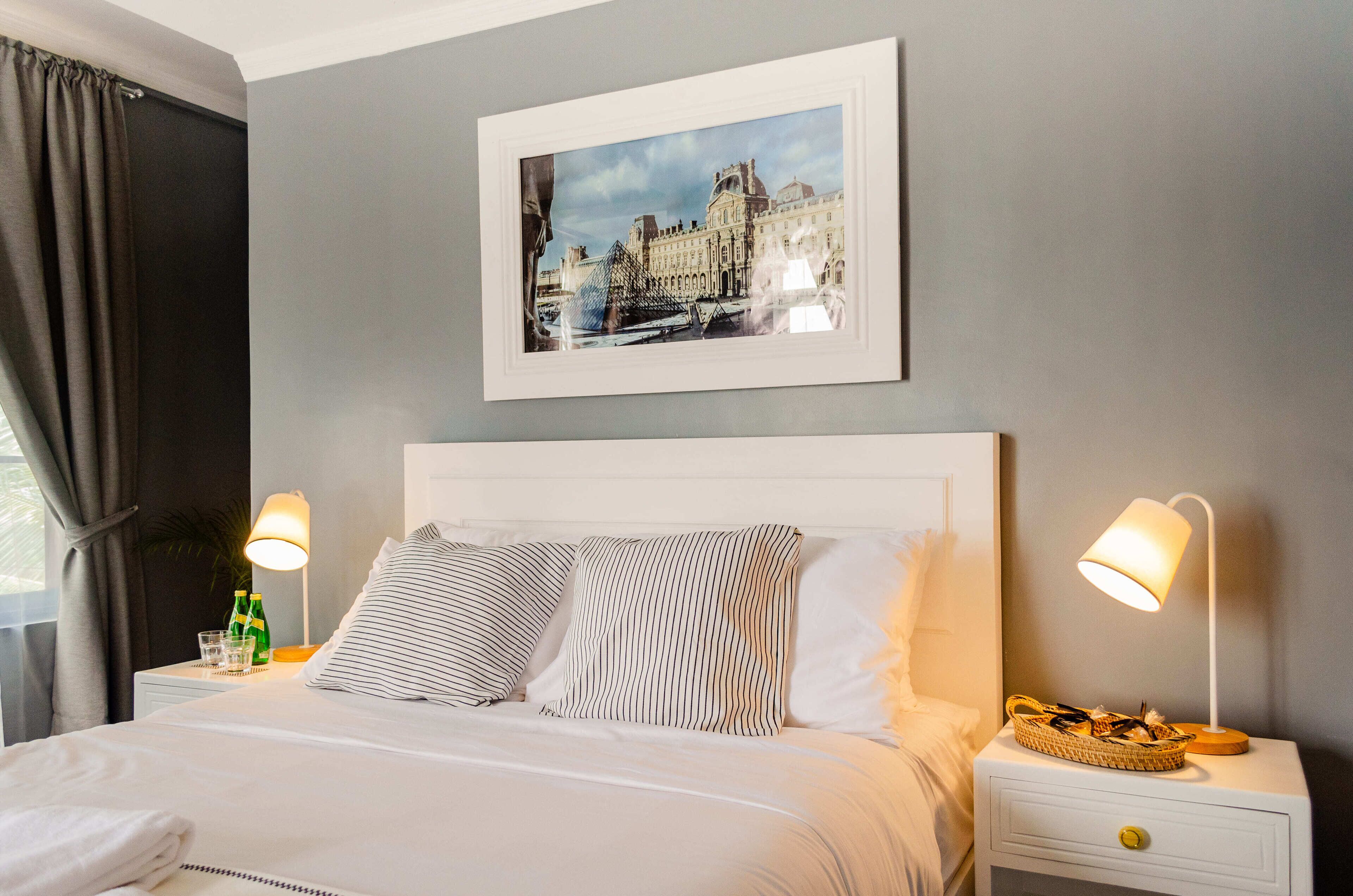 Free WiFi, bed sheets