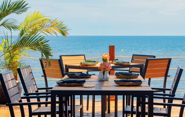 Private beach nearby, white sand, beach cabanas, sun-loungers