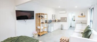 Pink Muse, 3 Mins to Ettalong Beach