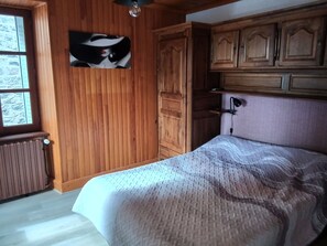 2 bedrooms, iron/ironing board, travel cot, WiFi - Nature and serenity (Allanche)