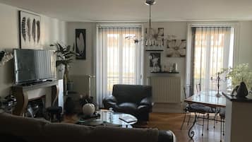 Televisie en een tafeltennistafel