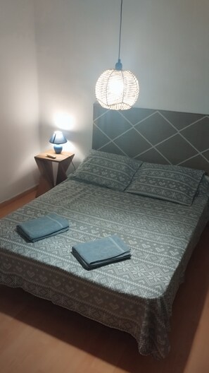 2 bedrooms, bed sheets