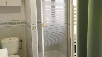 Handdukar och toalettpapper