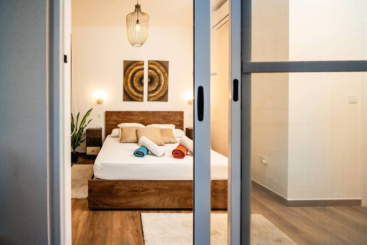 Skrivebord, strykejern/-brett, wi-fi og sengetøy