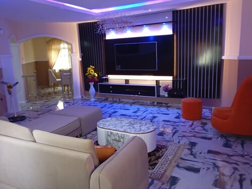 Where Comfort Meets Elegance, Your Perfect Getaway Awaits.