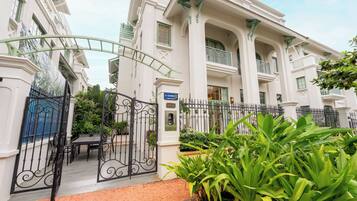 Fachada de la propiedad