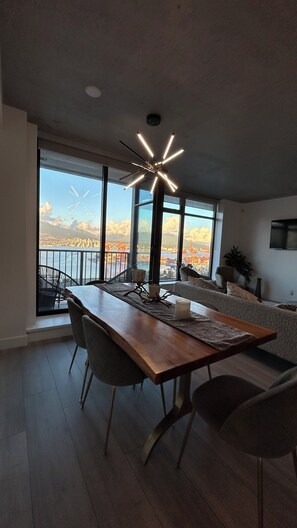 تناول الطعام