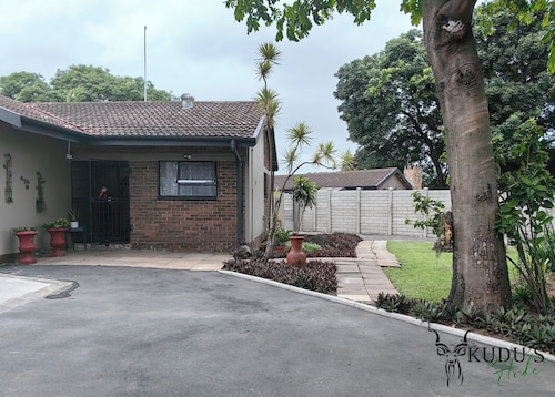 Soothing 4-bedroom house with AC in Richards Bay