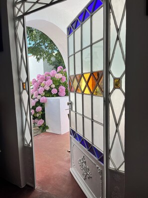 المنطقة المحيطة بالمنشأة