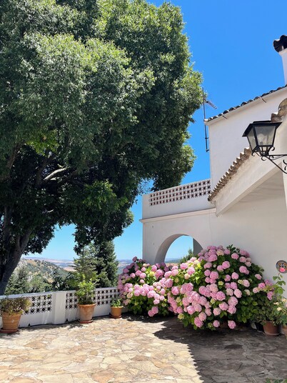 POMAR HOUSE IN THE HEART OF THE VILLAGE OF GRAZALEMA