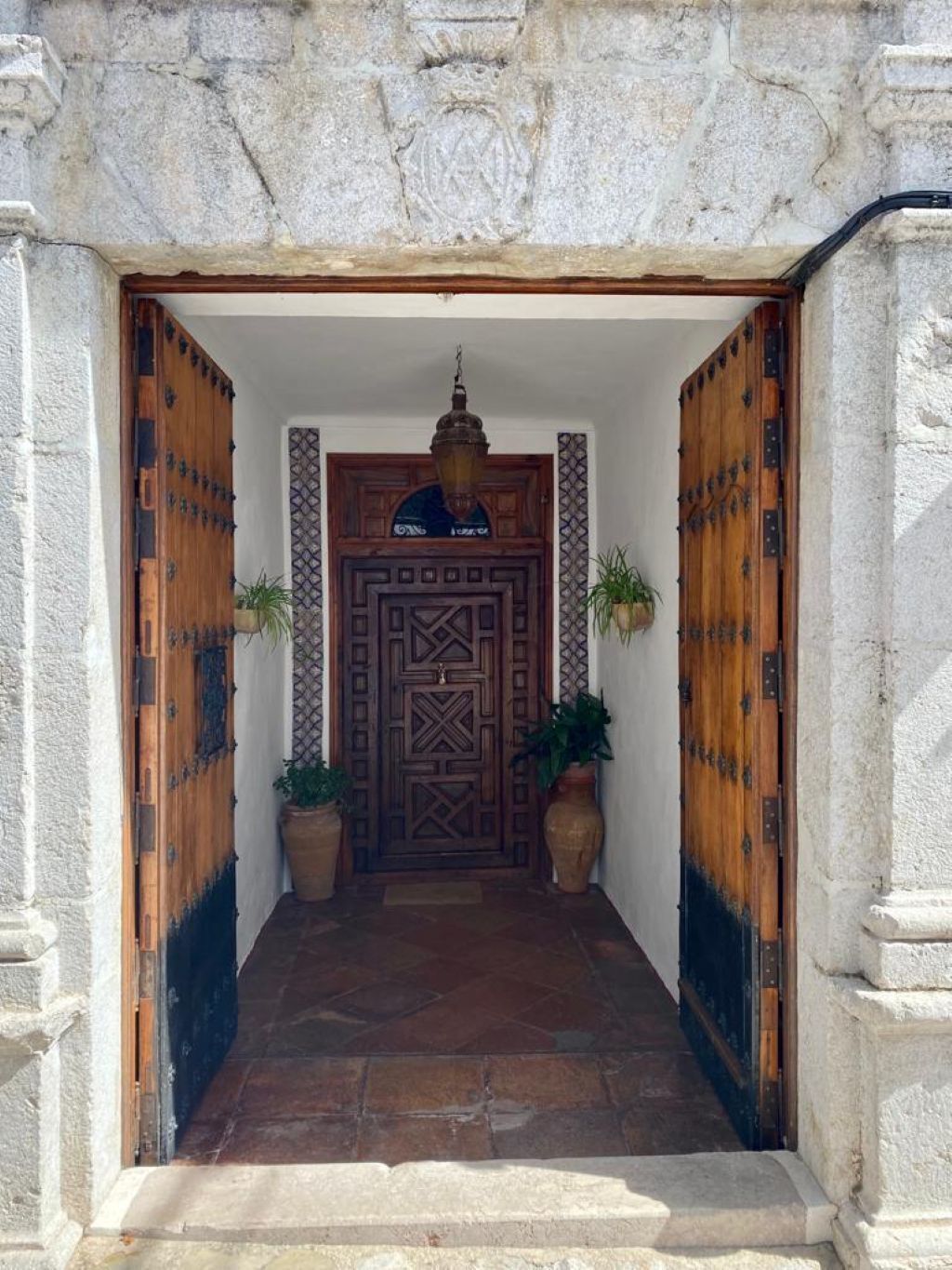 تفاصيل الفندق من الخارج