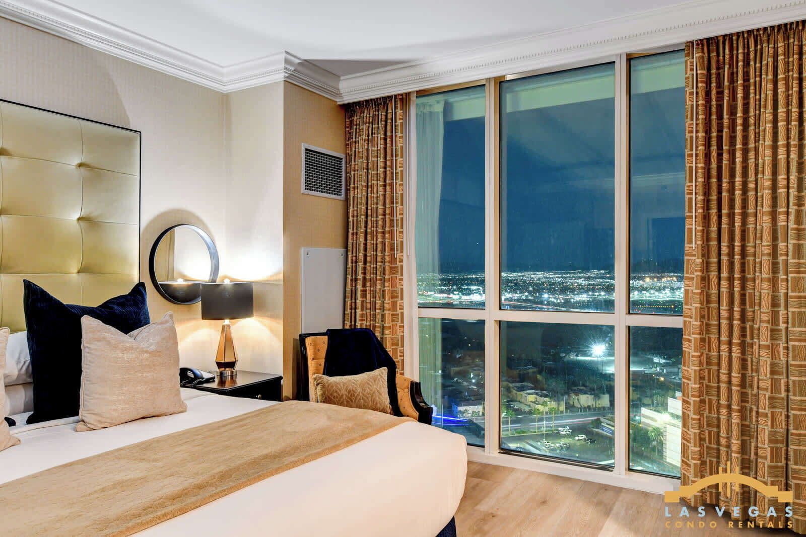 Una scrivania, ferro/asse da stiro, Wi-Fi, lenzuola