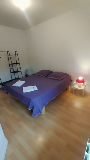 2 habitaciones y ropa de cama