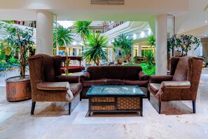 로비 좌석 공간