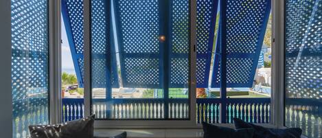 Comfort tweepersoonskamer | Een kluis op de kamer, verduisterende gordijnen, gratis wifi