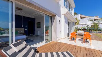 Superior kamer, 1 twee- of 2 eenpersoonsbedden, uitzicht op zee | Een kluis op de kamer, verduisterende gordijnen, gratis wifi