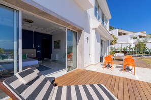 Superior Double or Twin Room, Sea View | In-room safe, blackout curtains, free WiFi