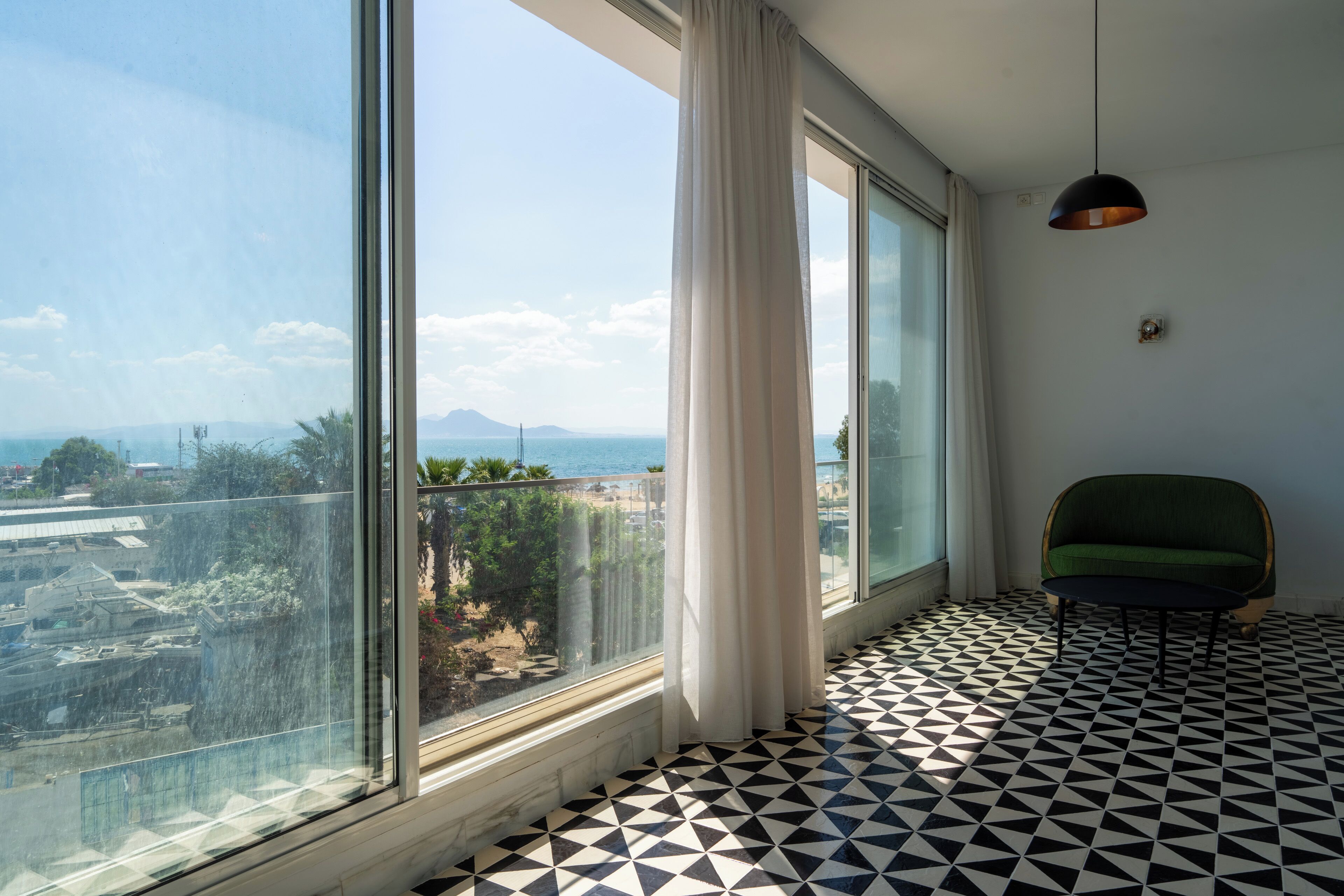 Kamar Double atau Twin Superior, pemandangan laut, lantai eksekutif | Brankas, tirai kedap cahaya, dan Wi-Fi gratis