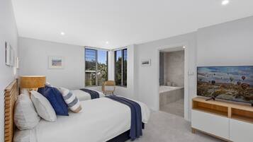 3 bedrooms, iron/ironing board, Internet, bed sheets