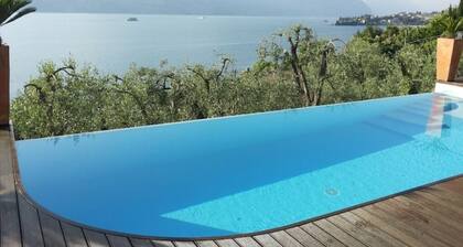  Panoramic House in Cassone - Renovated Apartment with Lake View