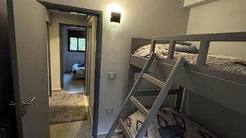 2 bedrooms, WiFi, bed sheets