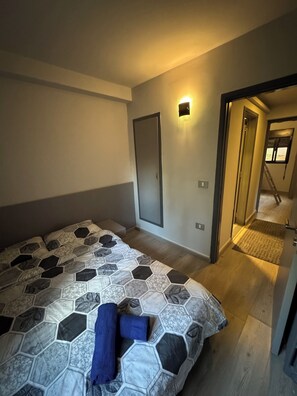 2 bedrooms, WiFi, bed sheets