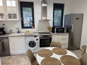 Mikrowelle, Ofen, Herdplatte, Geschirrspüler