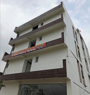 واجهة المنشأة