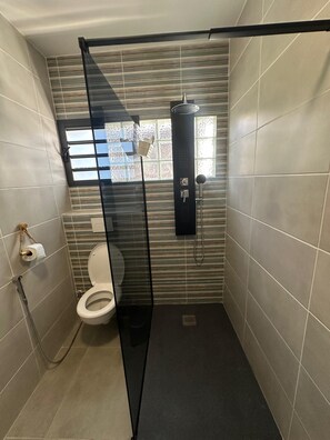 Towels, toilet paper - La caze Baraka (Sainte-Marie)