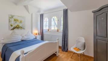 Blackout curtains, iron/ironing board, free WiFi