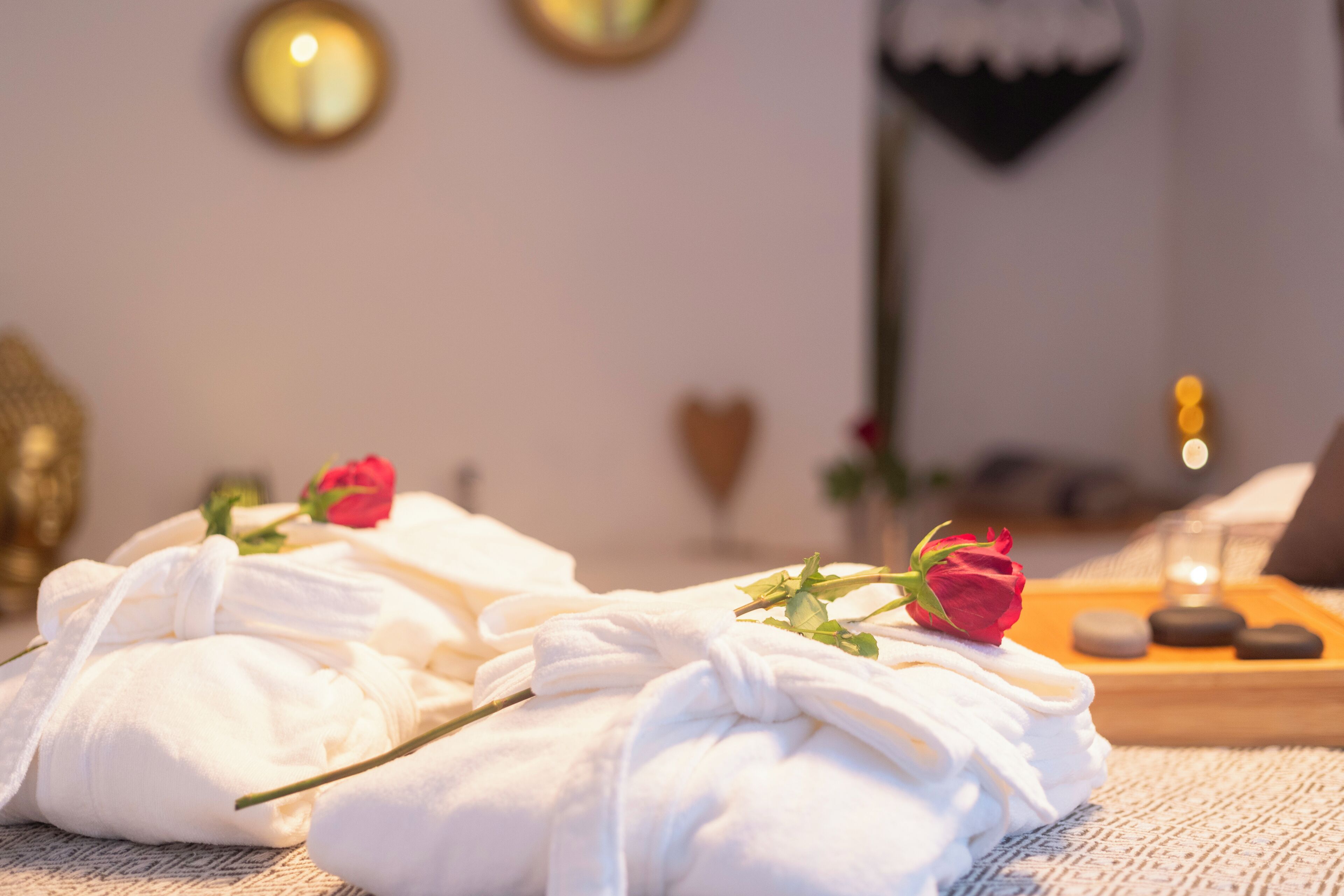 露天護理區、桑拿、身體療程、芳香療法、熱石按摩、深層組織按摩