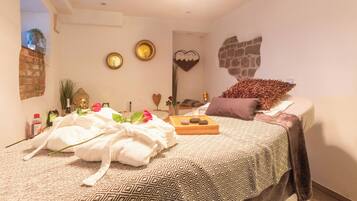 Outdoor treatment area, sauna, body treatments, aromatherapy