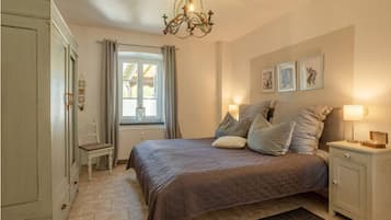 Blackout curtains, iron/ironing board, free WiFi