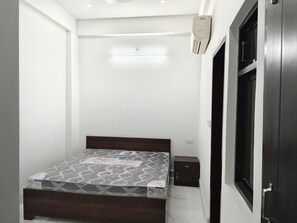 Standard Room | Living area