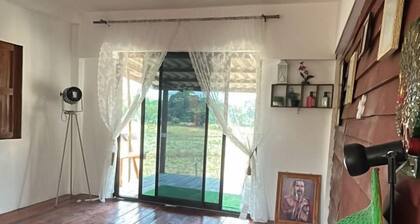 Baan Praew Farm stay (Cottage)