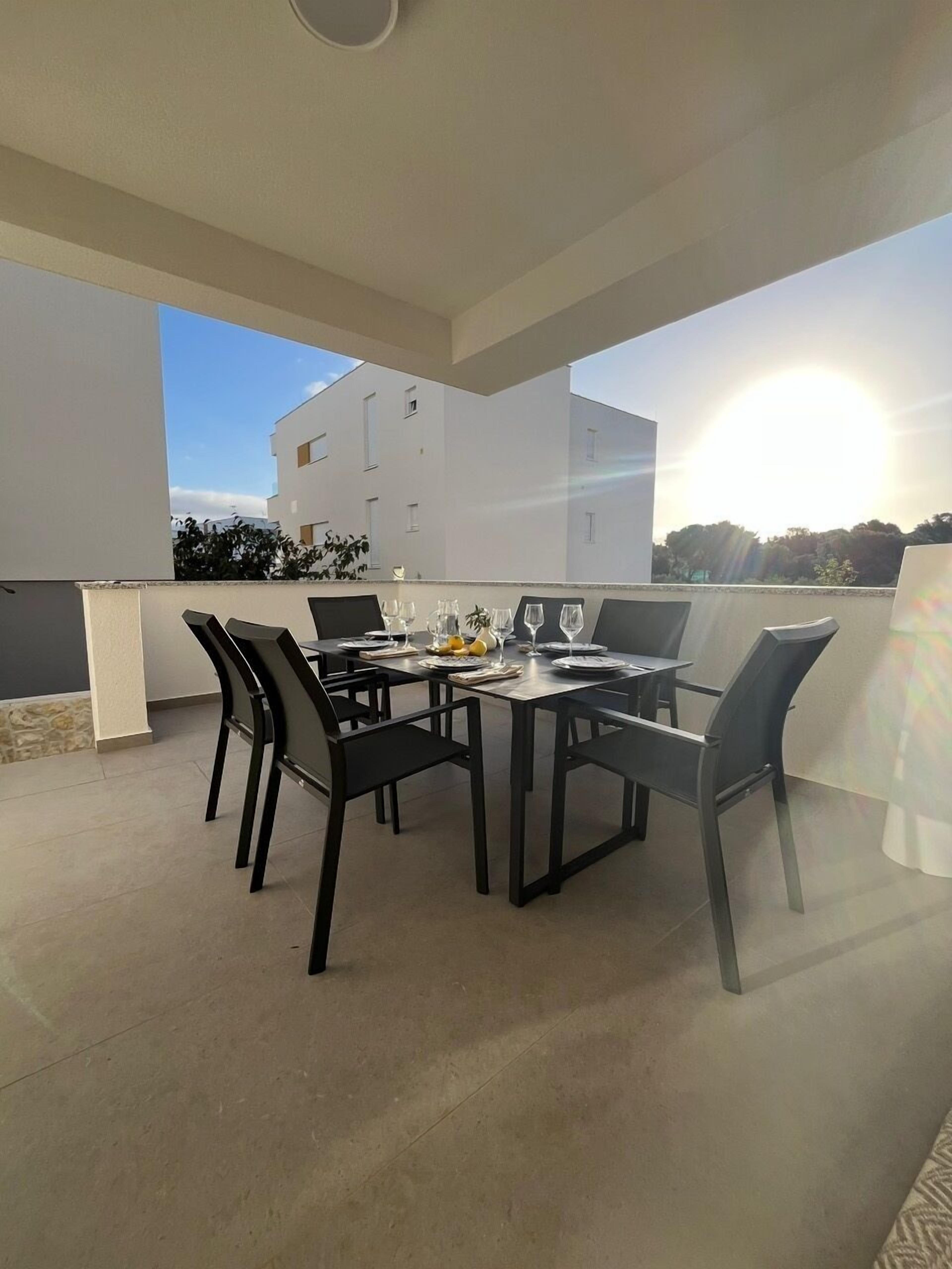 Apartamento luxo, 2 quartos, piscina particular | Terraço/pátio